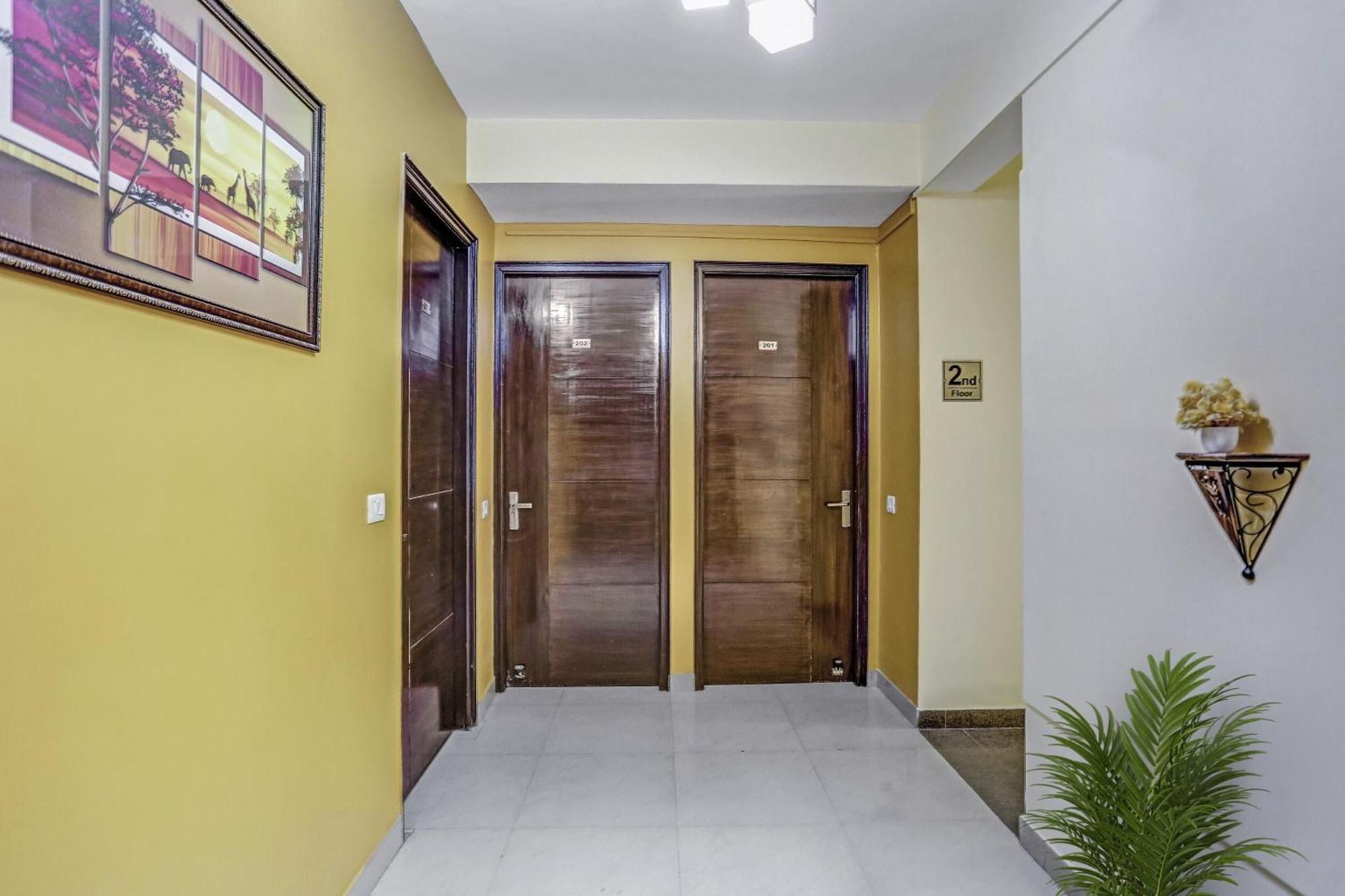 Townhouse Rumaisa Indirapuram Buitenkant foto
